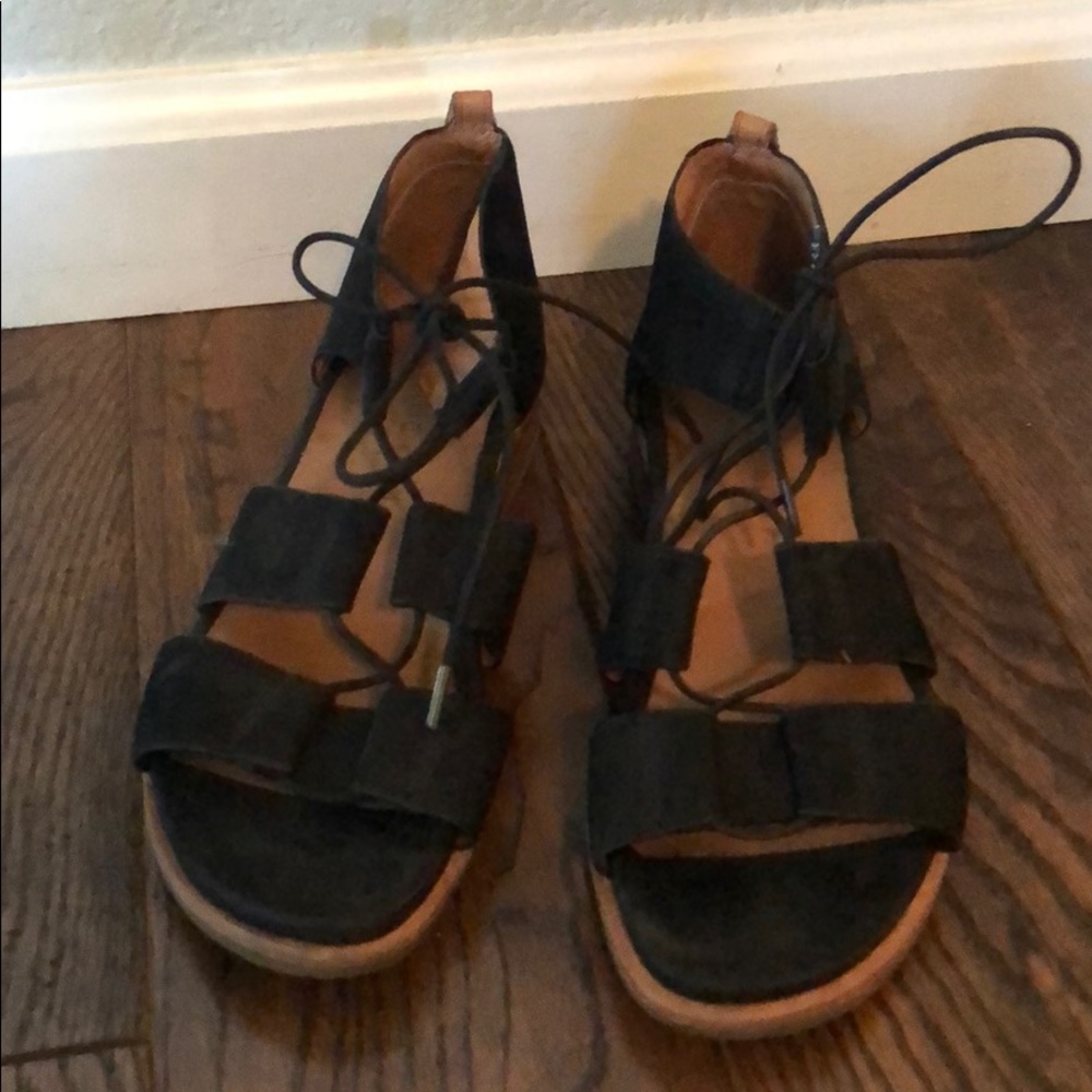 Gentle souls sandals